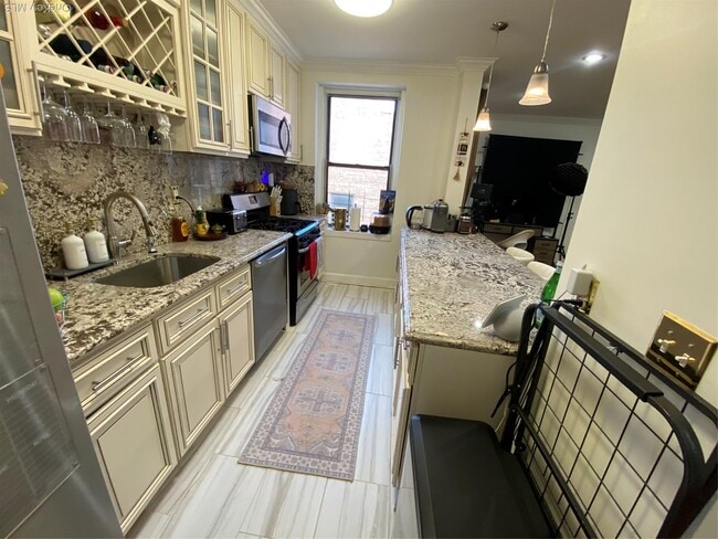 Building Photo - 37-21 80th St