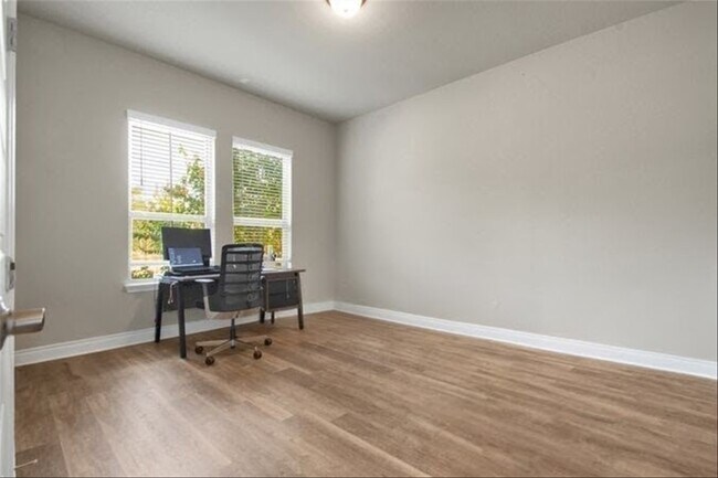 Building Photo - 421 Chinkapin Trail