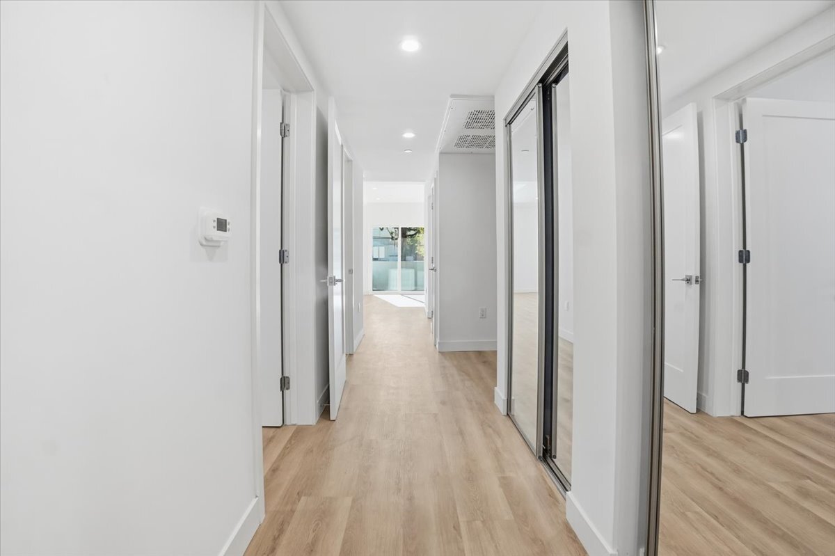 Building Photo - 1820 Prosser Ave