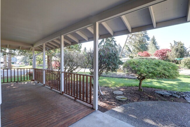 Building Photo - Beautiful View-Quiet Twin Lakes Neighborhood