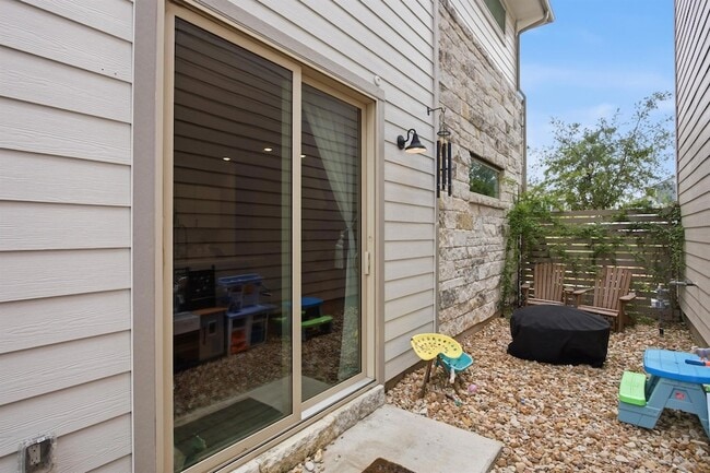 Building Photo - 8525 Leroi Dr