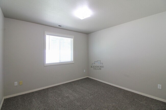Building Photo - 7611 Pender Dr