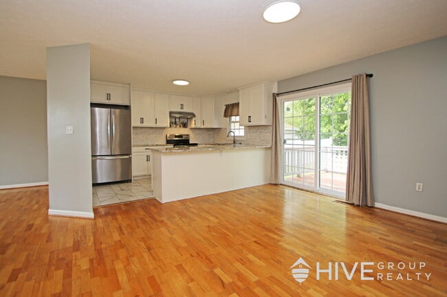 Building Photo - Charming Elkton Home with Space, Style, and a Prime Location!