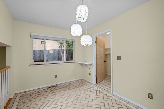 Building Photo - 8022 E Bucknell Pl