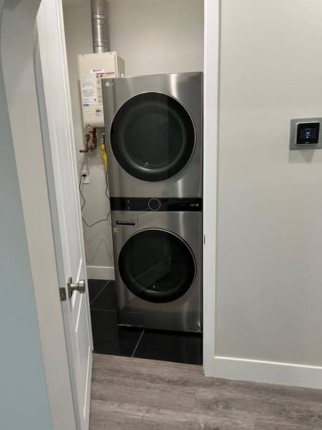 Laundry Rm - 3511 S Bronson Ave