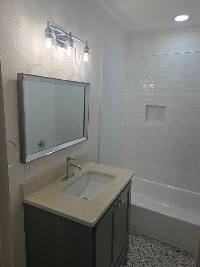 Building Photo - 415 N 23rd St