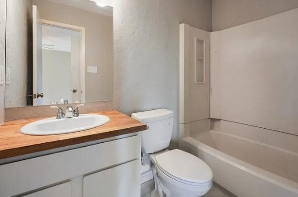 Building Photo - 411 Parkhill Cove