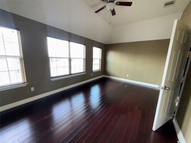 Building Photo - 8233 Hickok Ln
