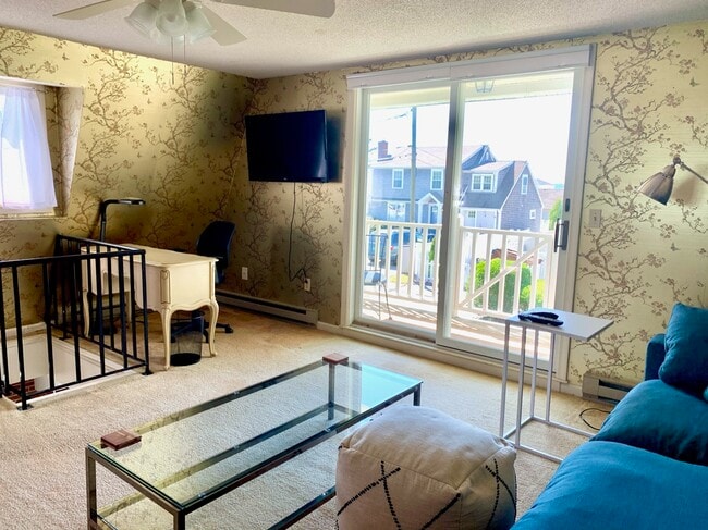 Building Photo - 2 Mohican Rd