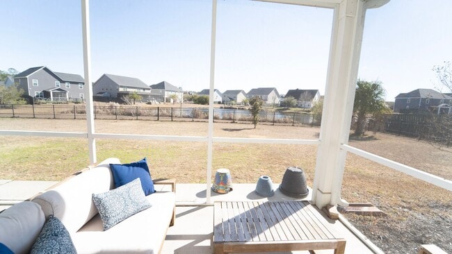 Building Photo - Elegant Richmond Hill Home with Screened Patio & Lagoon Views