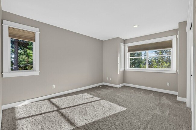Building Photo - 13749 Corliss Ave N