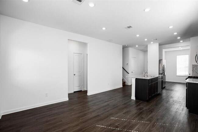 Building Photo - 2534 Blazing Star Dr