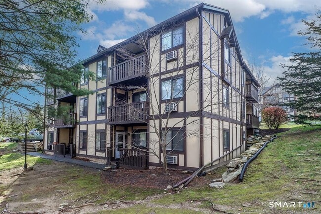 Building Photo - 27 Rollingwood Dr