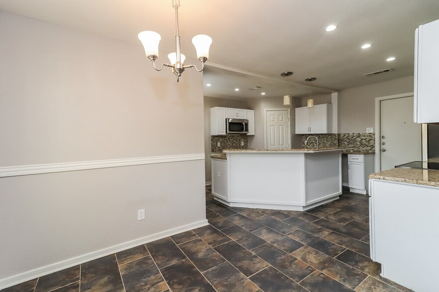 Building Photo - 508 Berkshire Ct