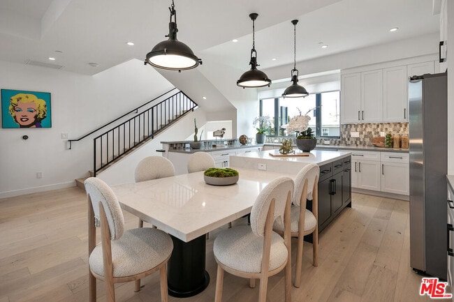 Building Photo - 5164 W Mid City Ct