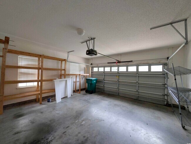 Building Photo - 33 Regal Ln