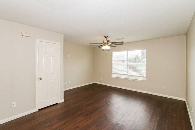 Building Photo - 12202 Greencanyon Dr