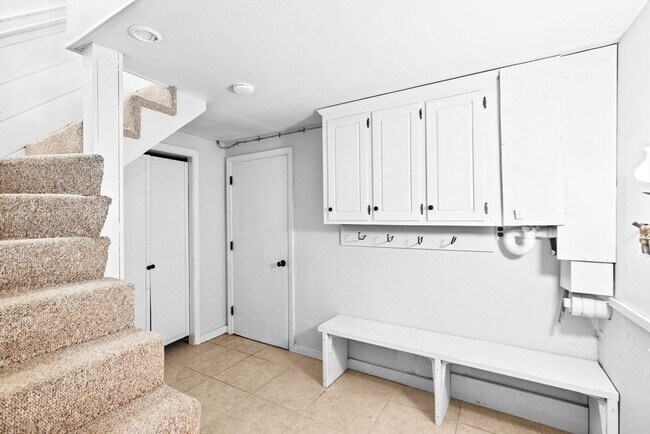 Building Photo - 17 Haystack Ln