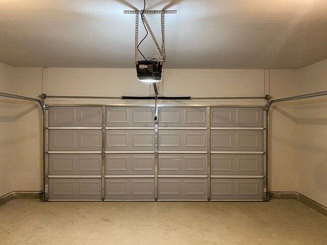 Building Photo - 1245 Brookhaven Dr