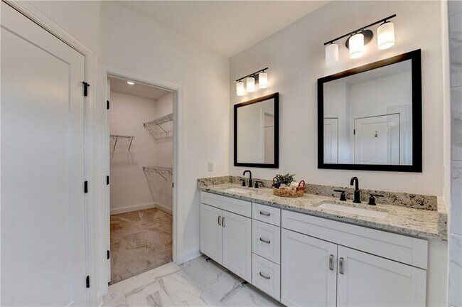 Building Photo - 6892 Roswell Rd NE