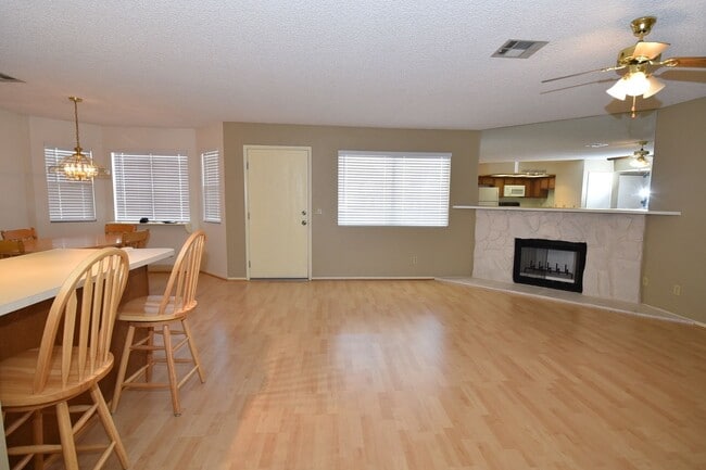 Building Photo - Cozy 2-Bedroom Condo at The Lakes – 2nd Fl...