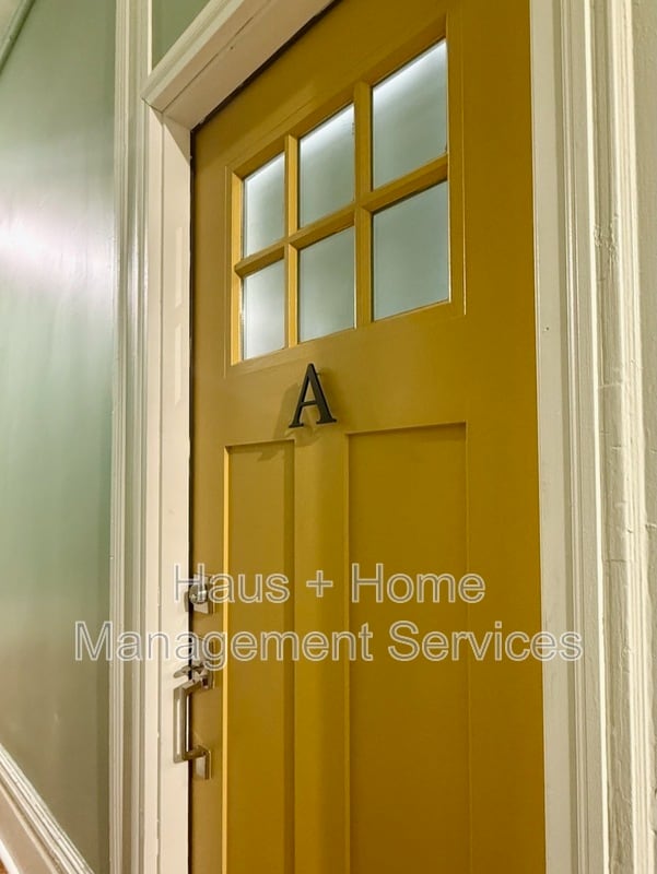 Building Photo - 906 Penn Ave