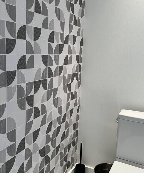 Building Photo - 1100 Biscayne Blvd