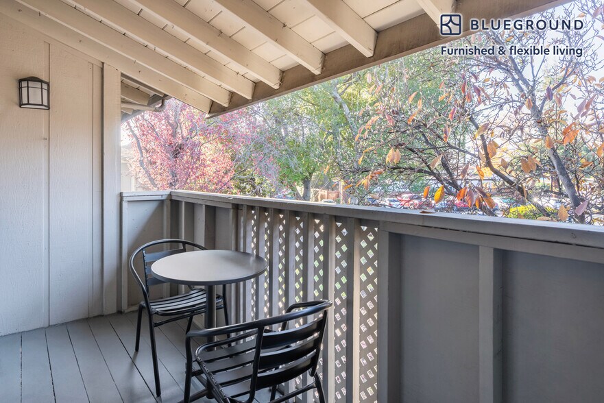 Building Photo - 202 Calvert Dr