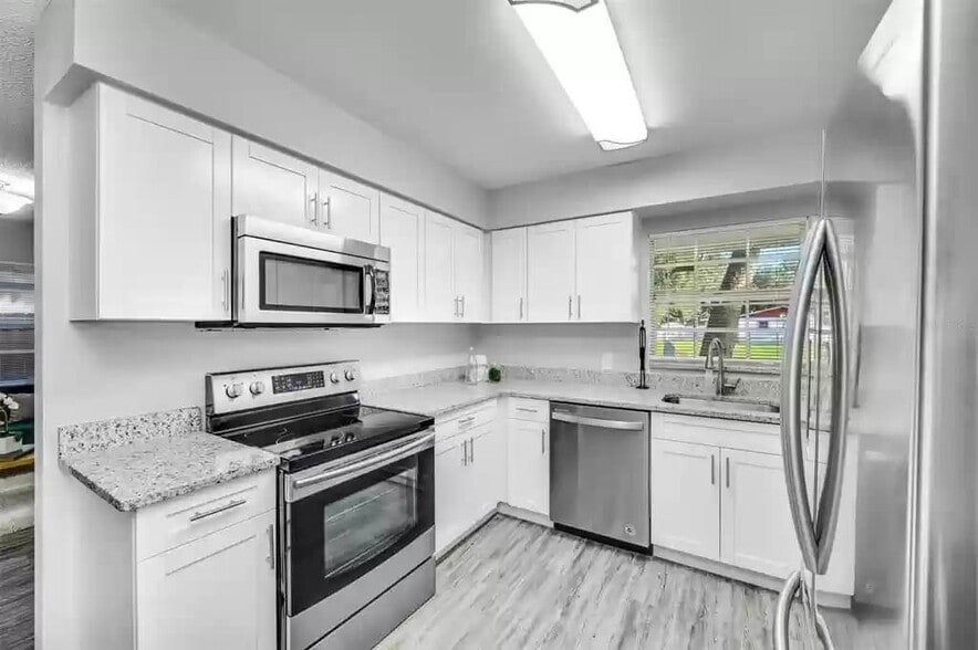 Building Photo - 3204 E Lambright St