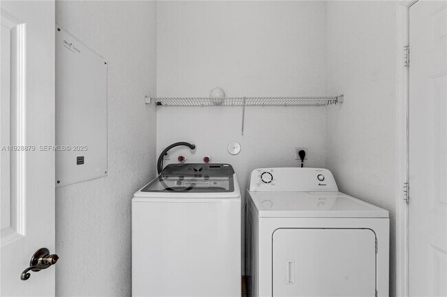 Building Photo - 2312 SE 21st St