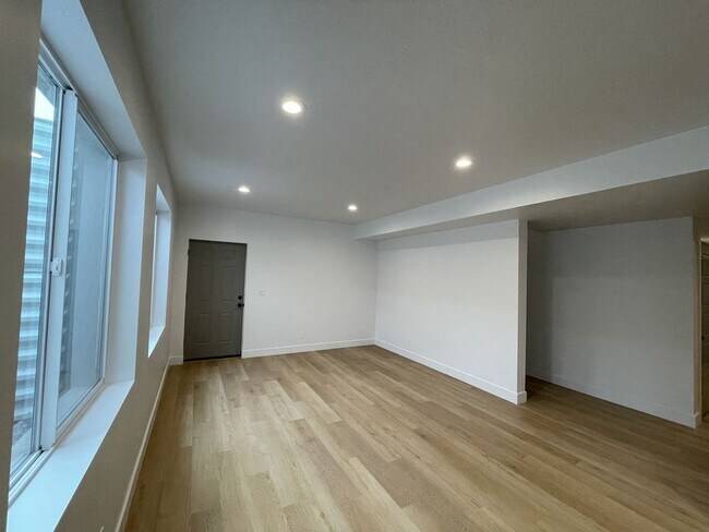 Building Photo - 2323 E Patriot Drive