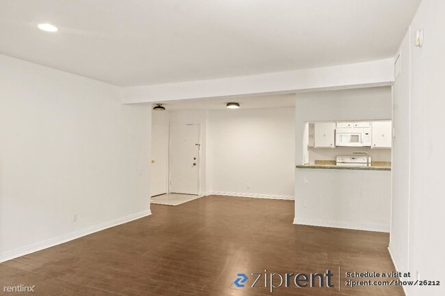 Building Photo - 2 br, 2 bath Condo - 5460 White Oak Ave, E...