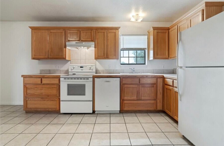 Building Photo - 317 N Katy Rd