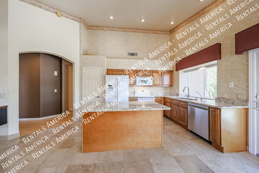 Building Photo - 15237 S 47th Way