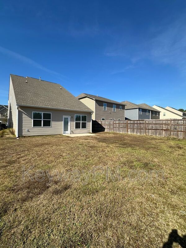 Building Photo - 4150 Thimbleberry Dr