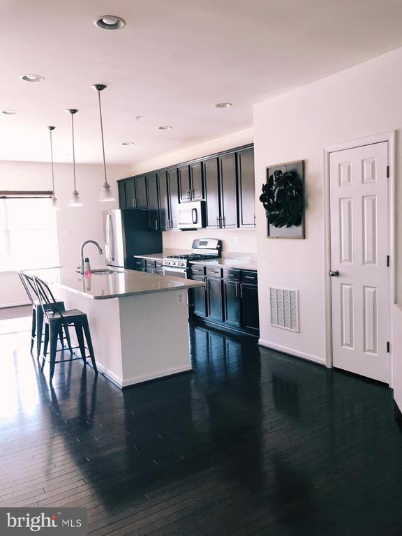 Building Photo - 7806 River Rock Way