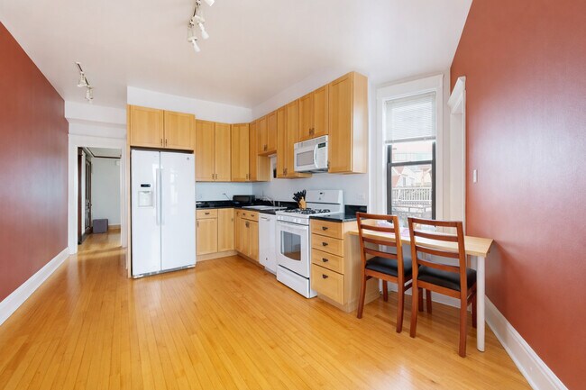 Building Photo - 1127 W Patterson Ave