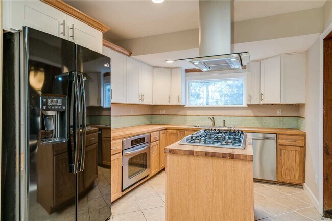 Building Photo - 46 Ivy Dr