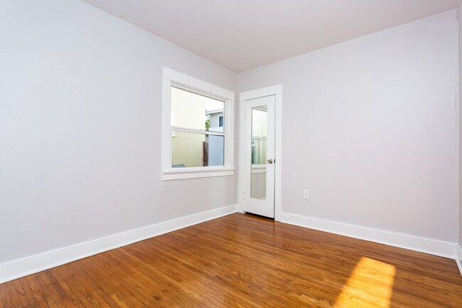 Building Photo - 4780-4780 Oregon St