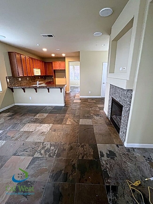 Building Photo - $3995 - 3 Bed/2.5 Bath Two Story Home in D...