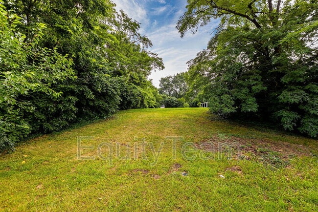 Building Photo - 722 Castro Ln