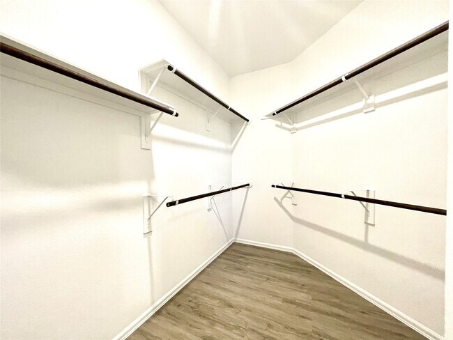 Building Photo - 5011 Viridian Forrest Dr