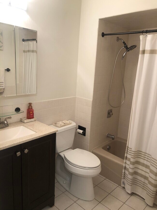 Building Photo - 6820 W Raven St