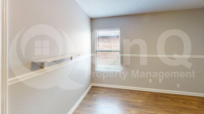 Building Photo - 1505 Stewart Dr