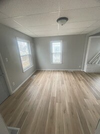Building Photo - 3 Bedroom 1 2 Bathroom House for Rent