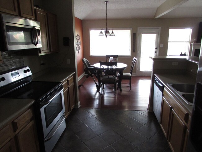Building Photo - 3501 Dorothy Jane Dr