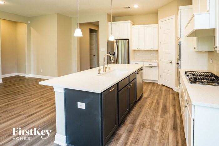 Building Photo - 5003 Wooded Lake Dr