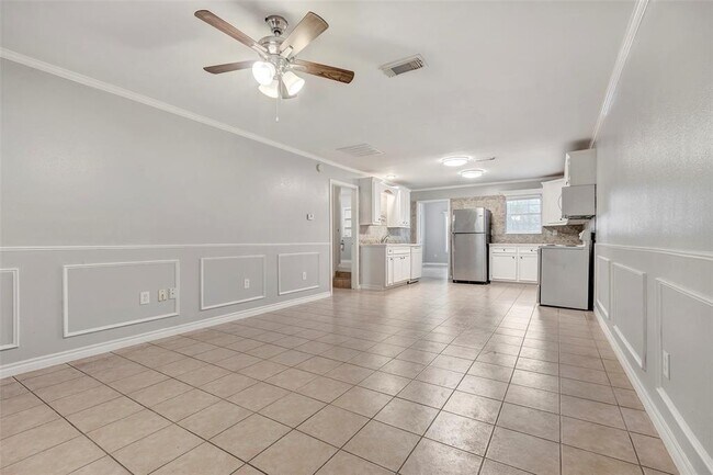 Building Photo - 7900 Fm-2354