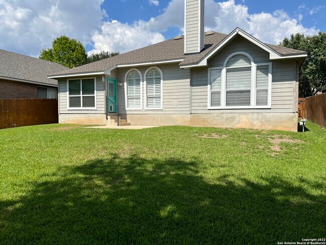 Building Photo - 6114 Oakwood Trail
