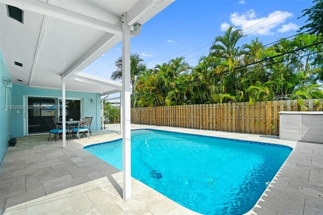 Building Photo - 251 SE 7th St